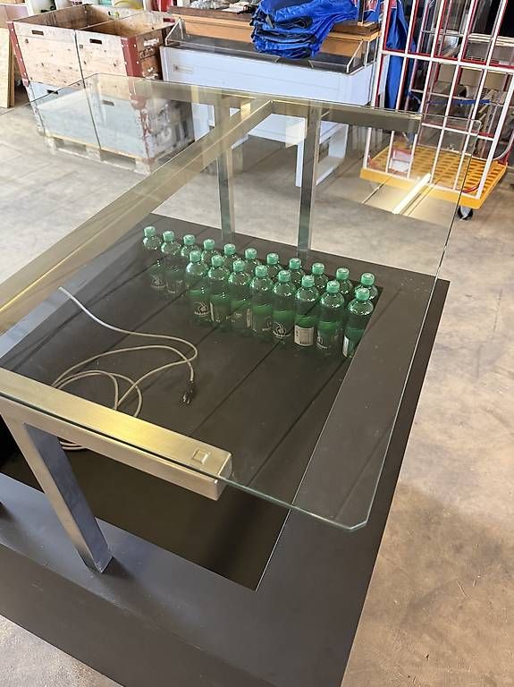 Neuwertige Getränkevitrine / Kühlvitrine