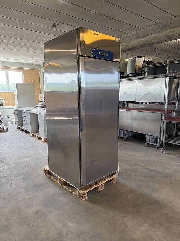 Einfahrt-Tiefkühlschrank POLKA Gastro
