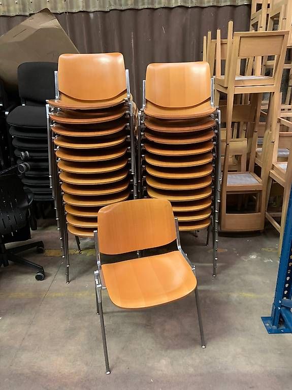 Castelli Stuhl Italien Holtzstuhl Stapelbar Gastro